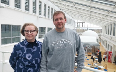 Kristina Westerén och Jörgen Strid håller i trådarna för varsin verkstadsserie som just nu pågår inom projektet Lärsam. Foto: Mia Henriksson