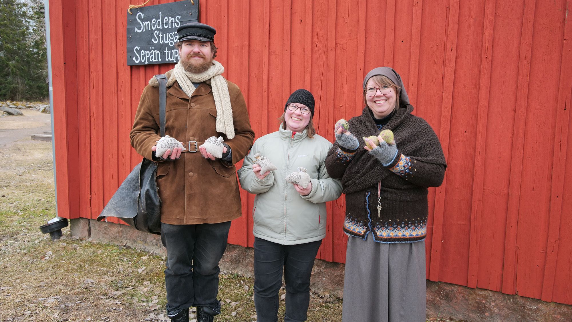 Martin Backman-Witting, museipedagog vid Stundars, är upphovsmannen bakom äventyret Kaffi tå! Nina Sten från KulturÖsterbotten är projektledare för Bothnia Business Heritage, medan Liselott Nyström Forsén är verksam som museiamanuens vid Stundars museum.